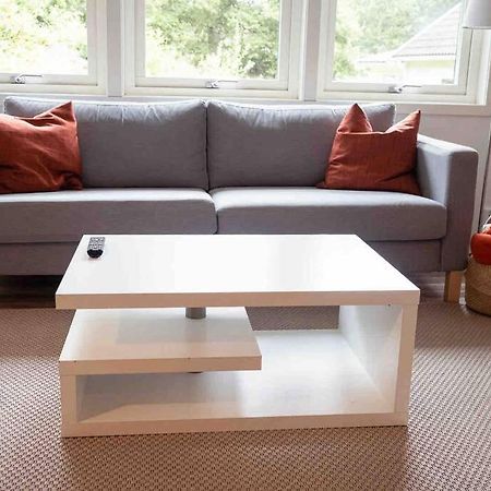 A Lovely Bright Apartment With It'S Own Entrance Kungsbacka Esterno foto