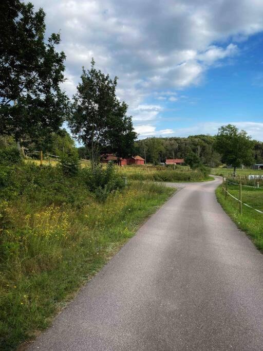 A Lovely Bright Apartment With It'S Own Entrance Kungsbacka Esterno foto