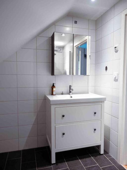 A Lovely Bright Apartment With It'S Own Entrance Kungsbacka Esterno foto